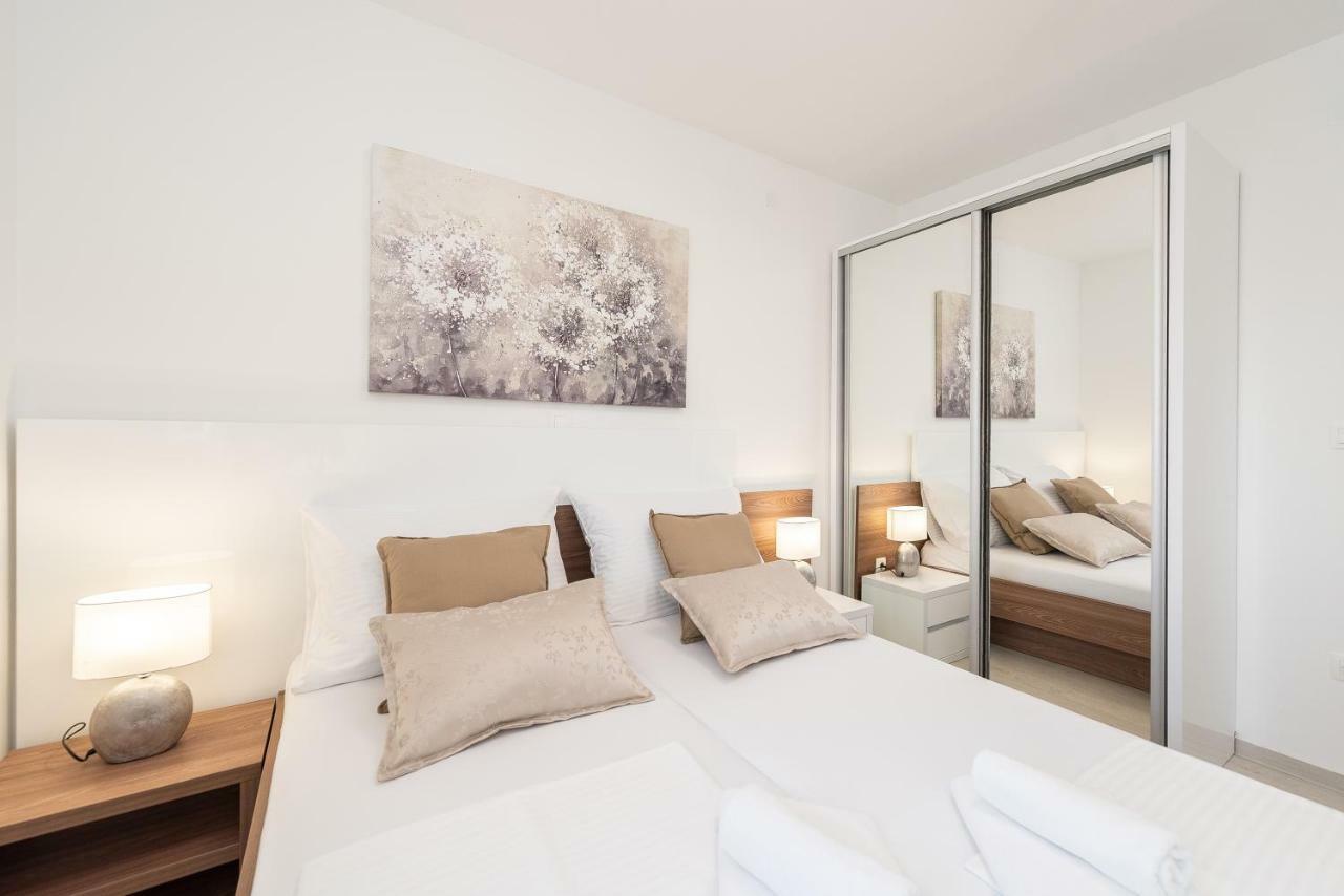 Apartments & Rooms Pool Villas Maris 노바야 외부 사진