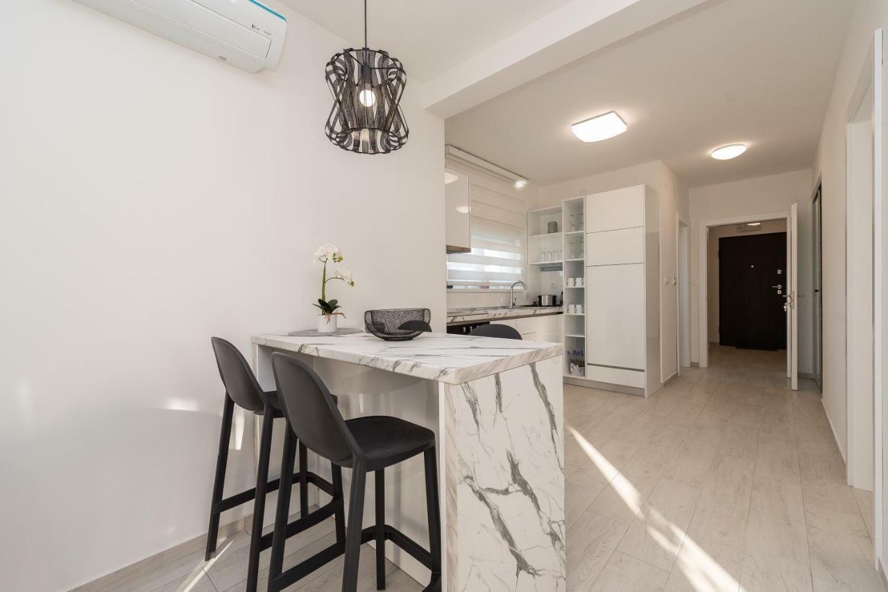 Apartments & Rooms Pool Villas Maris 노바야 외부 사진
