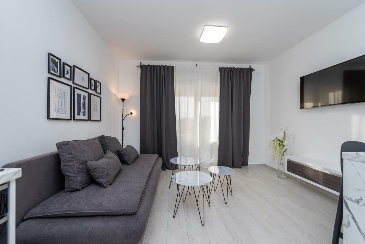 Apartments & Rooms Pool Villas Maris 노바야 외부 사진